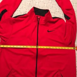 XL NIKE used long sleeve very well taken care of.
